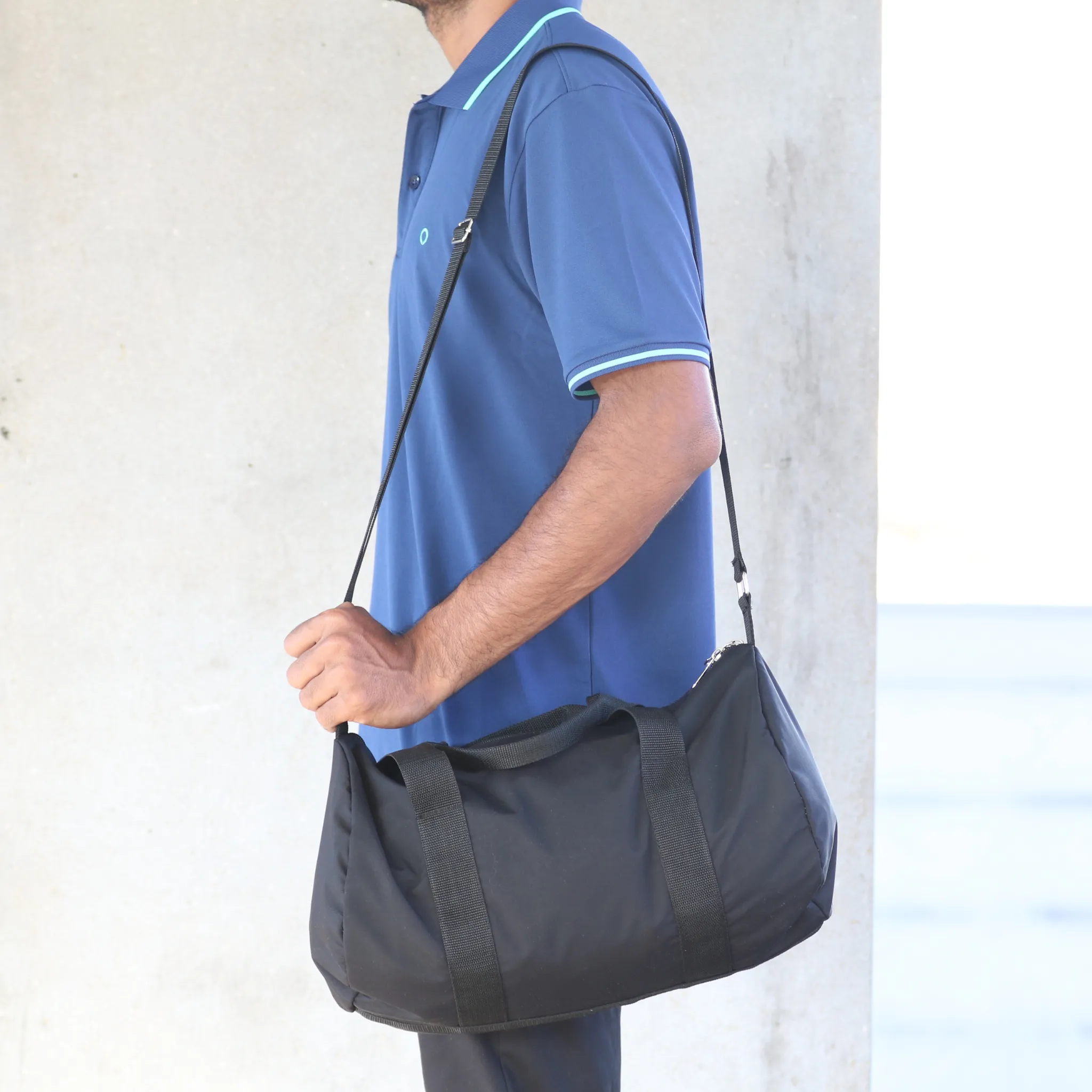 CBG09 – Small Lightweight Duffel Bag for Gym & Travel