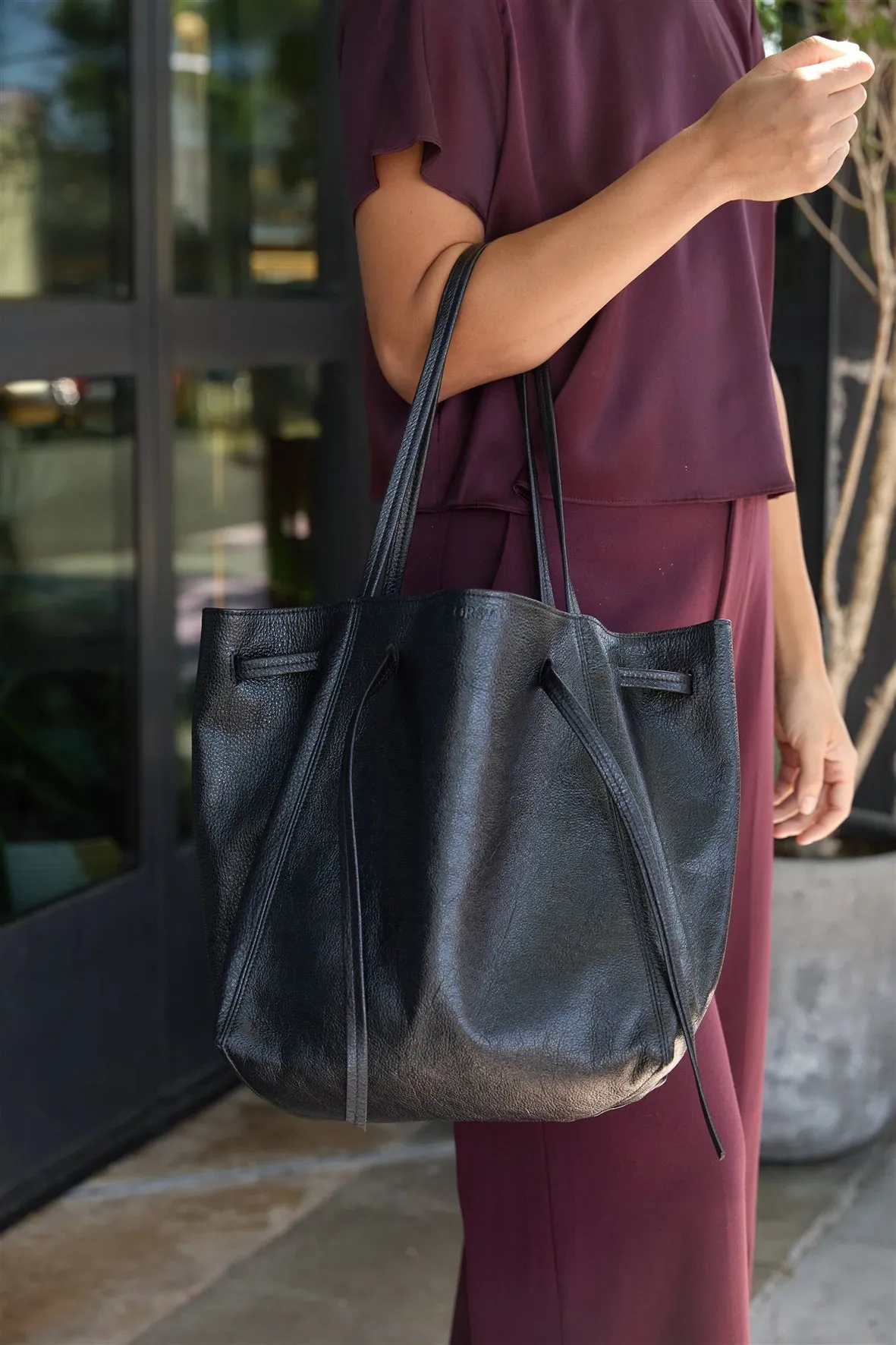 Florence Tote in Black Metallic