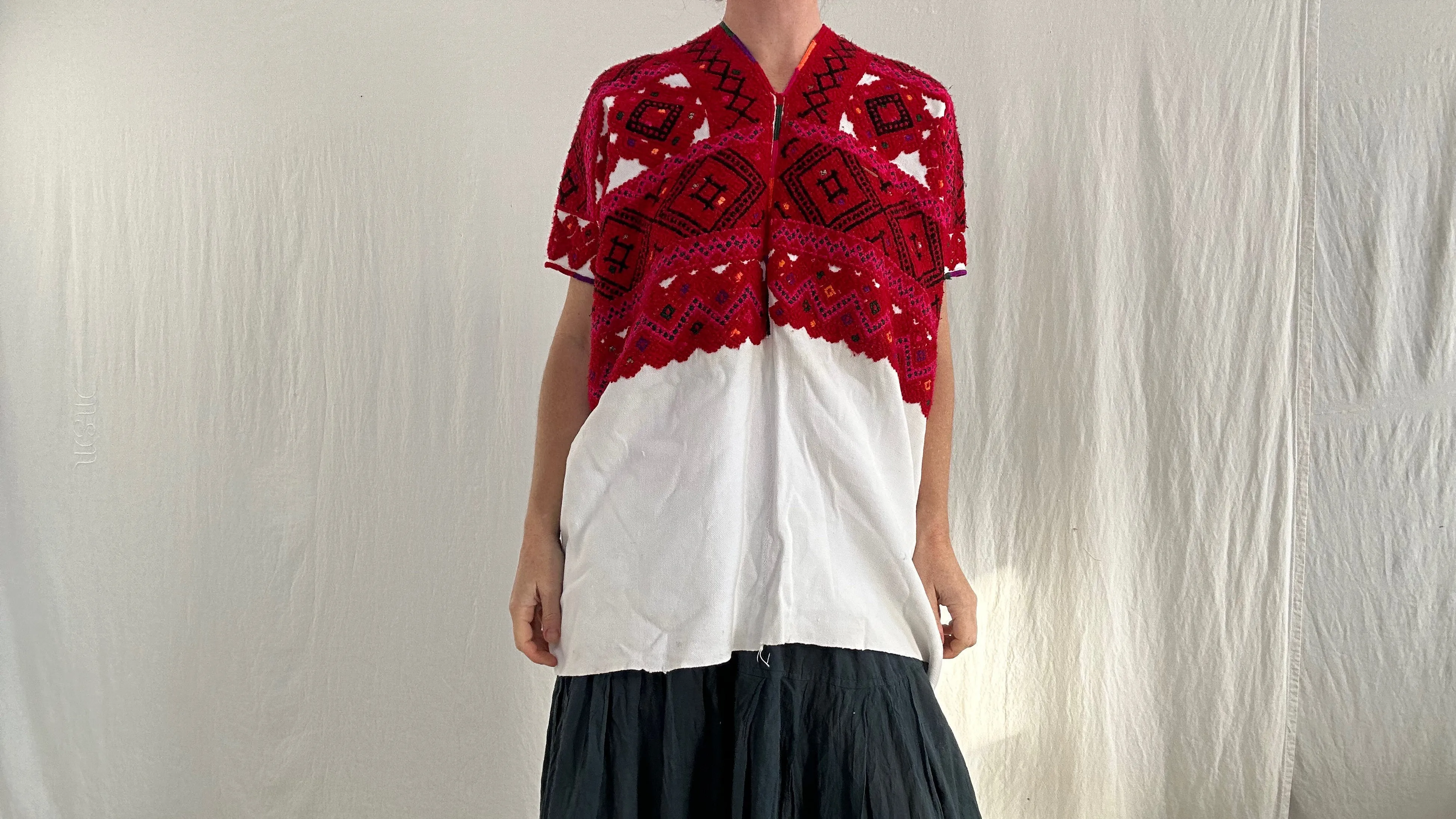 Tenejapa Blouse. Huipil. Hand-Embroidered. 0770